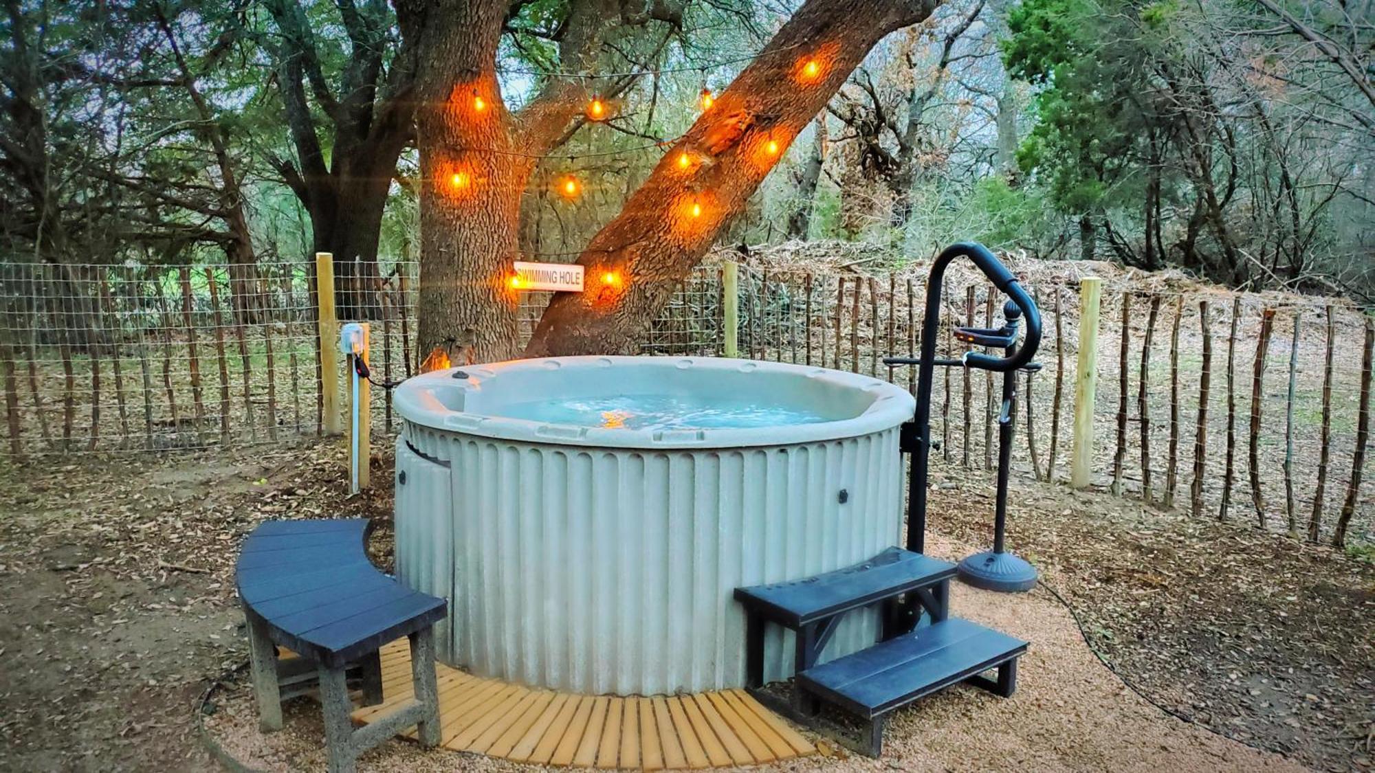 The Lonely Bull Luxury Container Home On 5 Acres Weatherford Exterior photo